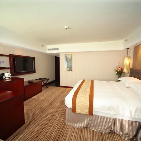 Hotel Beverly Plaza Macau Exterior photo