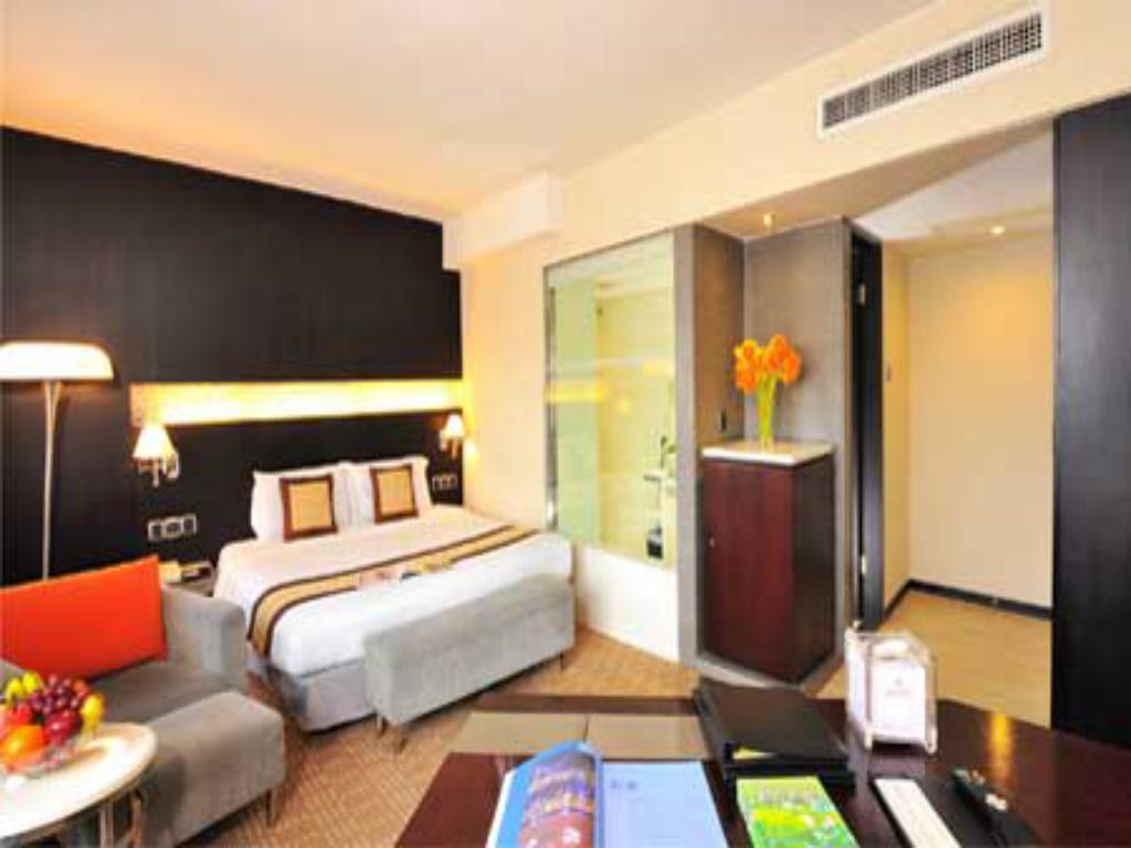 Hotel Beverly Plaza Macau Exterior photo