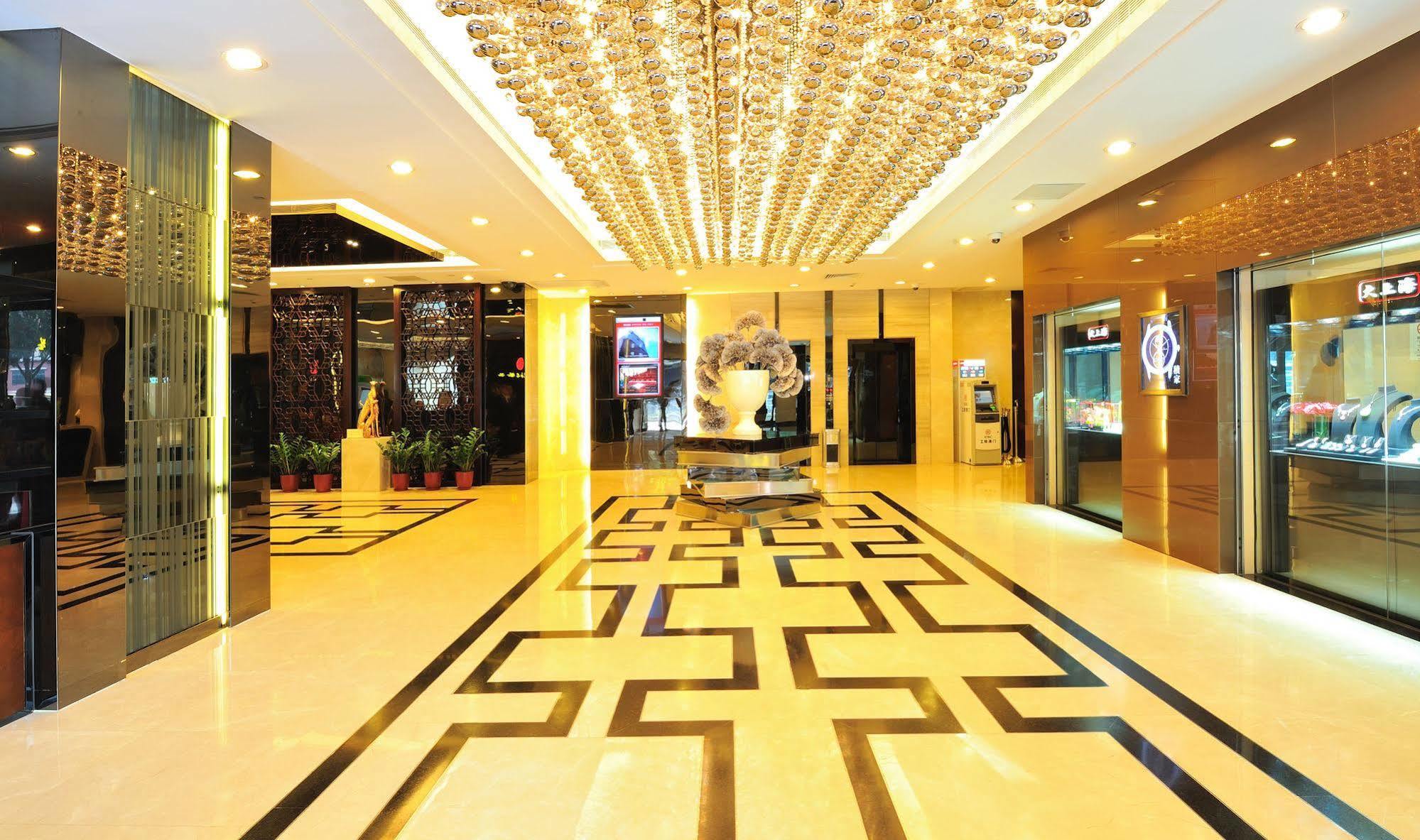 Hotel Beverly Plaza Macau Exterior photo