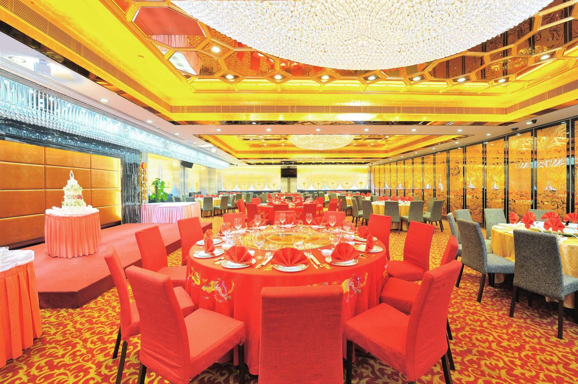Hotel Beverly Plaza Macau Exterior photo