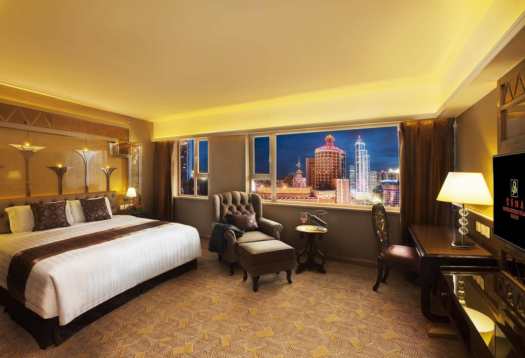 Hotel Beverly Plaza Macau Exterior photo